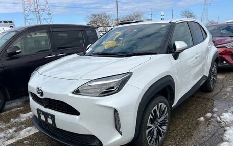 Toyota Yaris Cross, 2022 год, 1 800 000 рублей, 3 фотография