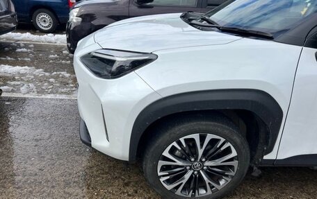 Toyota Yaris Cross, 2022 год, 1 800 000 рублей, 8 фотография