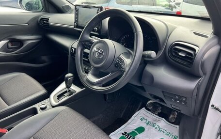 Toyota Yaris Cross, 2022 год, 1 800 000 рублей, 17 фотография