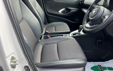 Toyota Yaris Cross, 2022 год, 1 800 000 рублей, 19 фотография
