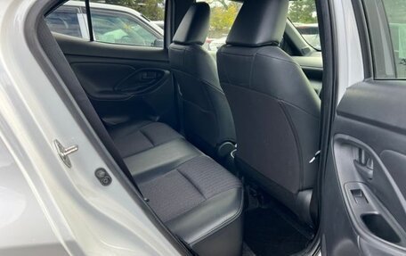 Toyota Yaris Cross, 2022 год, 1 800 000 рублей, 33 фотография
