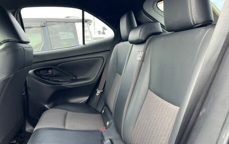 Toyota Yaris Cross, 2022 год, 1 800 000 рублей, 30 фотография