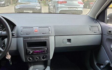 Skoda Fabia I, 2002 год, 400 000 рублей, 18 фотография