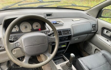 Mitsubishi Space Runner II, 1995 год, 105 000 рублей, 13 фотография