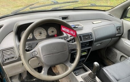 Mitsubishi Space Runner II, 1995 год, 105 000 рублей, 12 фотография