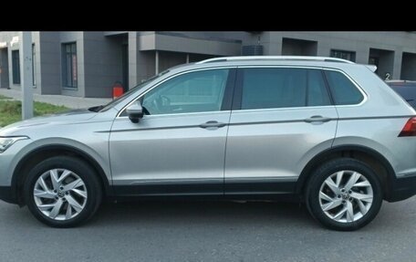 Volkswagen Tiguan II, 2021 год, 3 149 999 рублей, 7 фотография