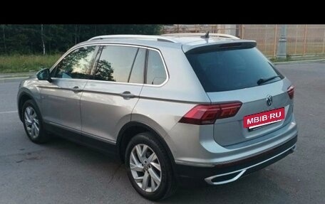 Volkswagen Tiguan II, 2021 год, 3 149 999 рублей, 6 фотография