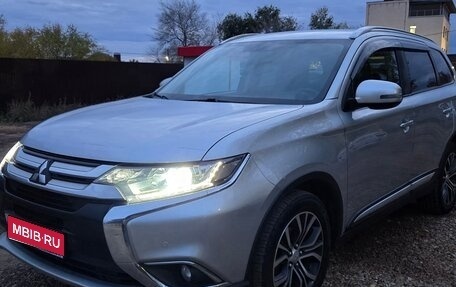 Mitsubishi Outlander III рестайлинг 3, 2017 год, 1 585 000 рублей, 1 фотография