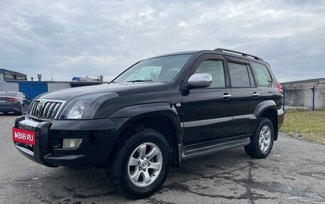 Toyota Land Cruiser Prado 120 рестайлинг, 2006 год, 2 100 000 рублей, 2 фотография