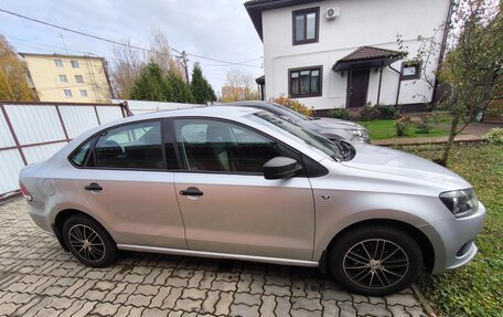Volkswagen Polo VI (EU Market), 2011 год, 670 000 рублей, 2 фотография