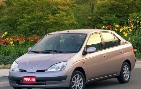 Toyota Prius IV XW50, 1999 год, 260 000 рублей, 1 фотография