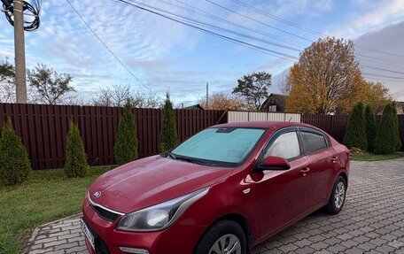 KIA Rio IV, 2018 год, 900 000 рублей, 1 фотография