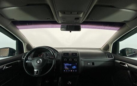 Volkswagen Touran III, 2011 год, 850 000 рублей, 12 фотография