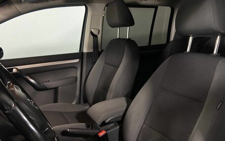 Volkswagen Touran III, 2011 год, 850 000 рублей, 10 фотография