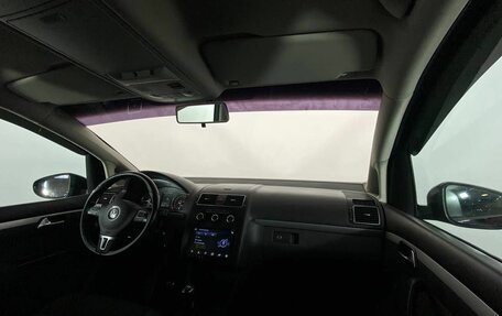 Volkswagen Touran III, 2011 год, 850 000 рублей, 14 фотография