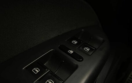 Volkswagen Touran III, 2011 год, 850 000 рублей, 19 фотография