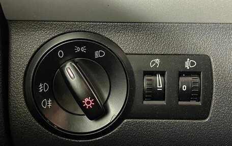 Volkswagen Touran III, 2011 год, 850 000 рублей, 20 фотография