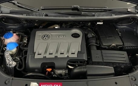 Volkswagen Touran III, 2011 год, 850 000 рублей, 24 фотография