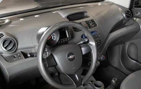 Chevrolet Spark III, 2012 год, 594 000 рублей, 3 фотография