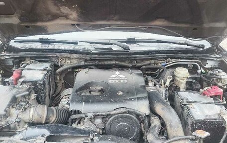 Mitsubishi Pajero Sport II рестайлинг, 2012 год, 1 290 000 рублей, 10 фотография