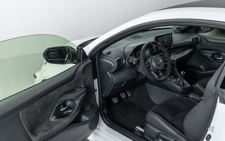 Toyota Yaris, 2024 год, 6 490 000 рублей, 7 фотография