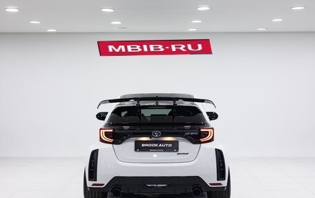 Toyota Yaris, 2024 год, 6 490 000 рублей, 5 фотография