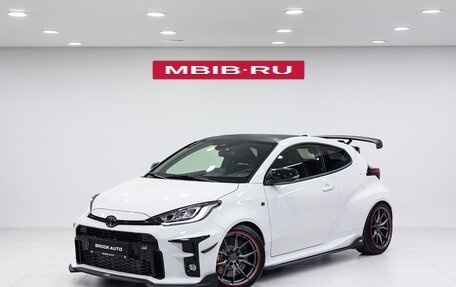 Toyota Yaris, 2024 год, 6 490 000 рублей, 1 фотография