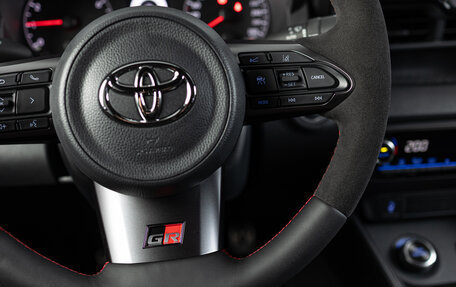 Toyota Yaris, 2024 год, 6 490 000 рублей, 17 фотография