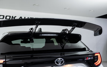 Toyota Yaris, 2024 год, 6 490 000 рублей, 32 фотография