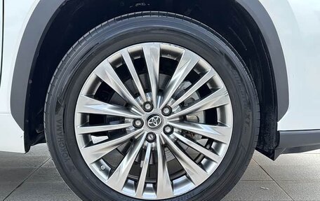 Toyota Highlander, 2022 год, 3 390 000 рублей, 11 фотография