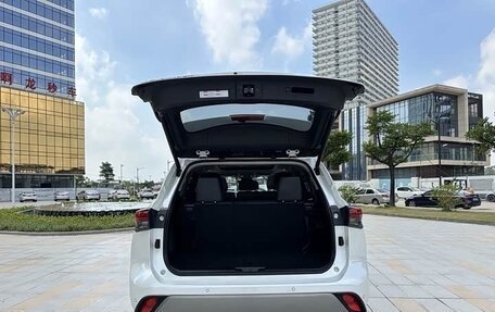 Toyota Highlander, 2022 год, 3 390 000 рублей, 10 фотография