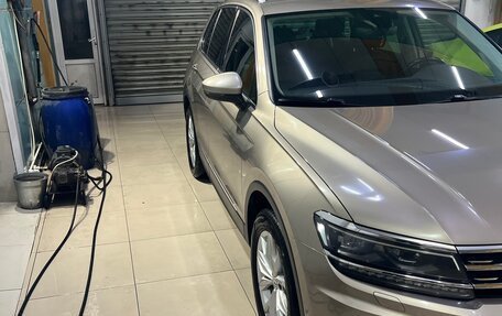 Volkswagen Tiguan II, 2020 год, 2 950 000 рублей, 3 фотография