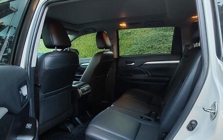 Toyota Highlander III, 2021 год, 2 620 000 рублей, 10 фотография