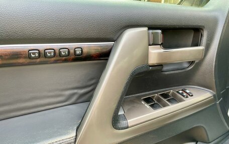 Toyota Land Cruiser 200, 2007 год, 2 999 000 рублей, 17 фотография