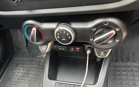 KIA Rio IV, 2019 год, 999 000 рублей, 17 фотография