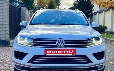 Volkswagen Touareg III, 2016 год, 3 147 000 рублей, 2 фотография