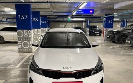 KIA Rio IV, 2021 год, 1 900 000 рублей, 2 фотография