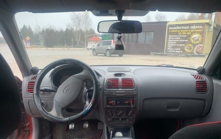 Hyundai Accent II, 2004 год, 250 000 рублей, 2 фотография