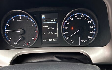 Toyota RAV4, 2017 год, 2 450 000 рублей, 11 фотография