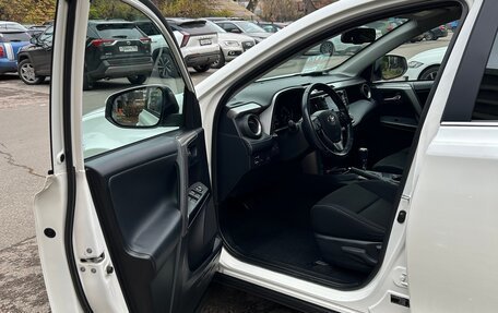 Toyota RAV4, 2017 год, 2 450 000 рублей, 9 фотография