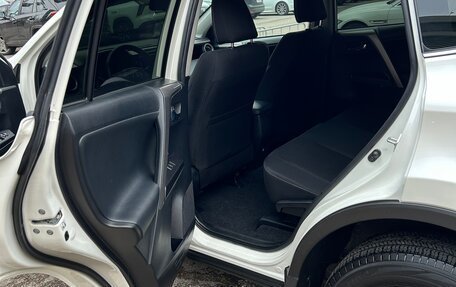 Toyota RAV4, 2017 год, 2 450 000 рублей, 13 фотография