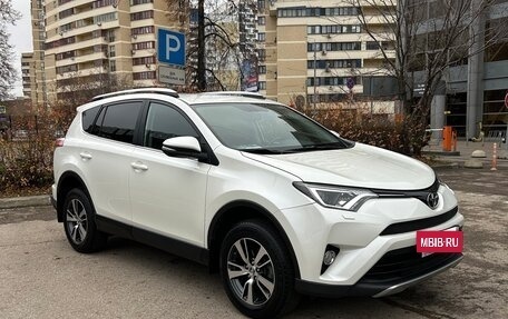 Toyota RAV4, 2017 год, 2 450 000 рублей, 6 фотография