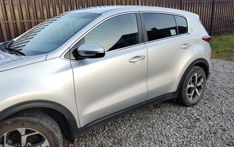 KIA Sportage IV рестайлинг, 2020 год, 2 570 000 рублей, 4 фотография