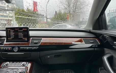 Audi A8, 2013 год, 2 129 000 рублей, 34 фотография
