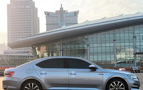 Skoda Superb III рестайлинг, 2022 год, 1 750 000 рублей, 4 фотография