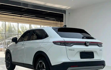 Honda Vezel, 2023 год, 1 650 000 рублей, 5 фотография