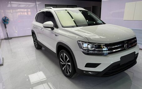 Volkswagen Tiguan II, 2021 год, 1 892 853 рублей, 3 фотография