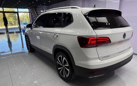 Volkswagen Tiguan II, 2021 год, 1 892 853 рублей, 4 фотография