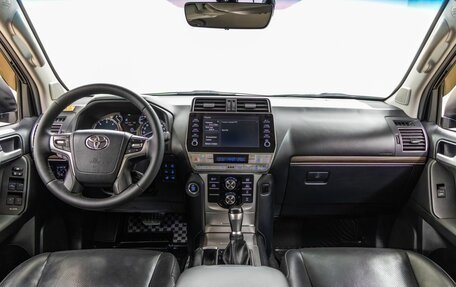 Toyota Land Cruiser Prado 150 рестайлинг 2, 2020 год, 5 670 000 рублей, 12 фотография