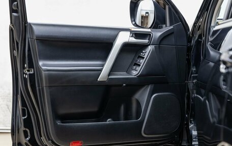 Toyota Land Cruiser Prado 150 рестайлинг 2, 2020 год, 5 670 000 рублей, 26 фотография